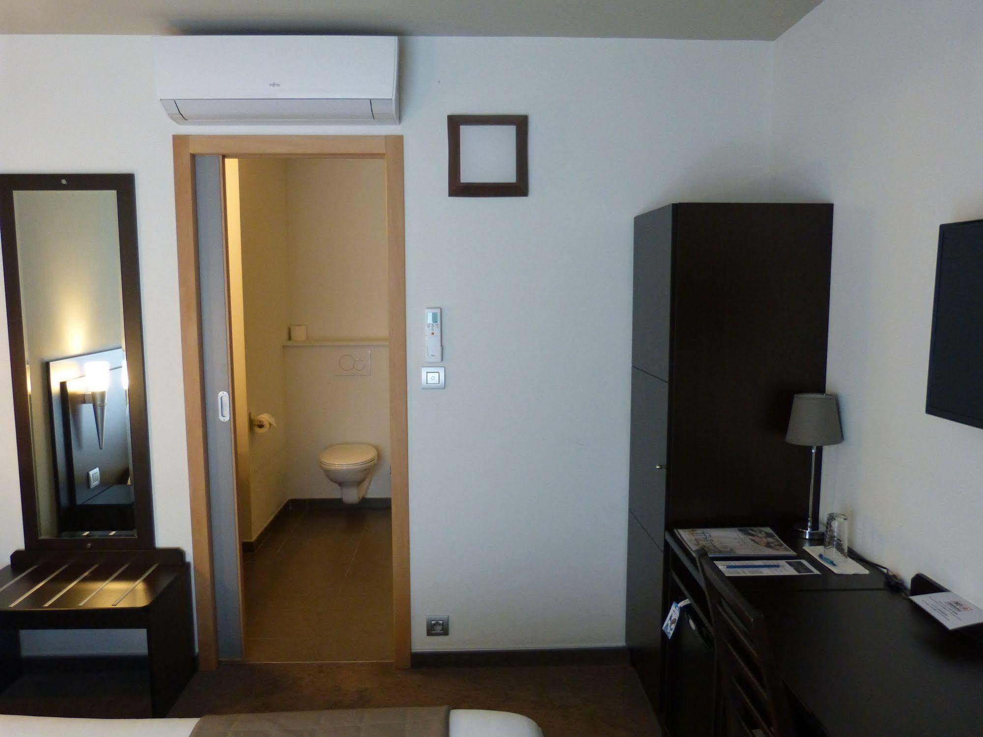 Hotel Saint Daniel Péruwelz Eksteriør bilde